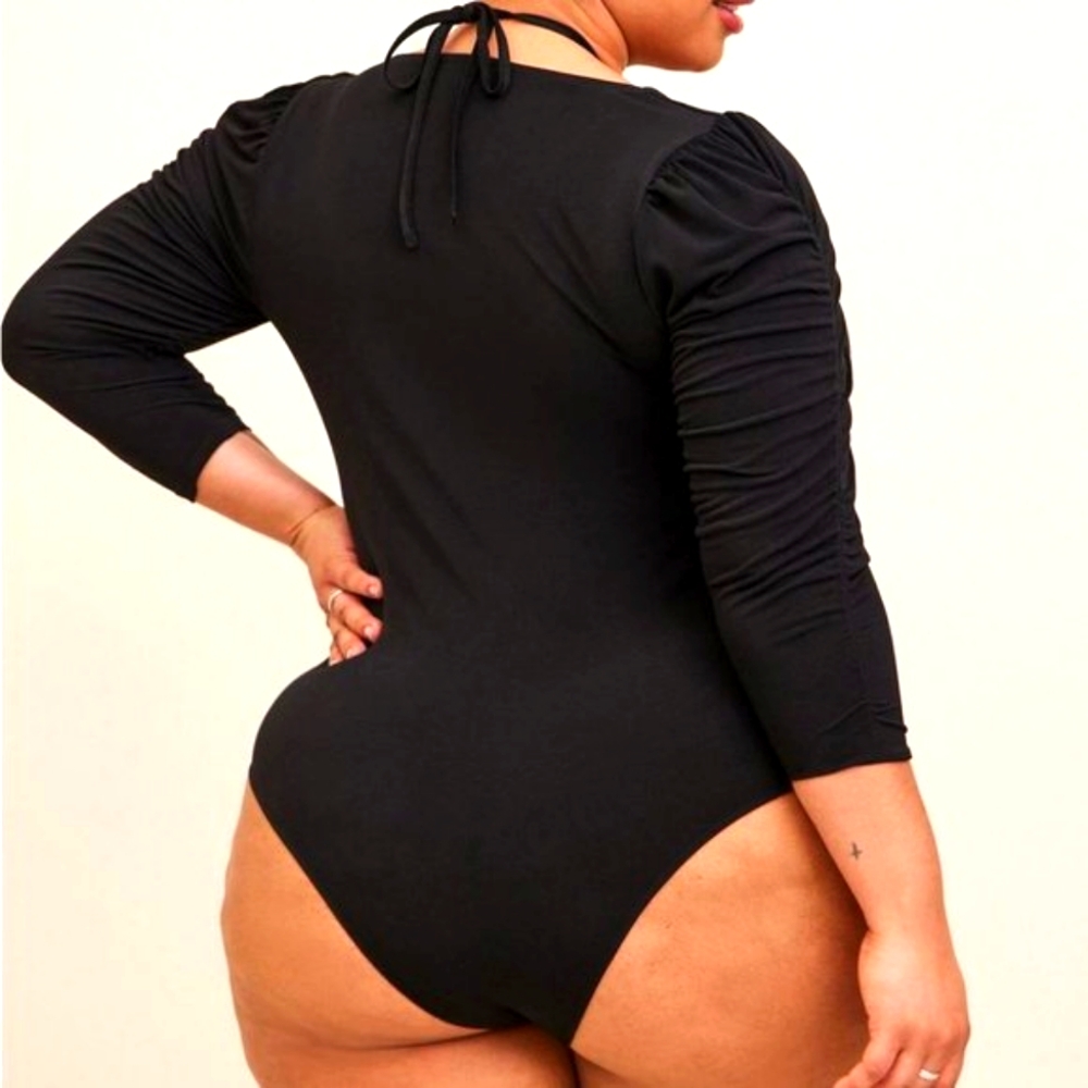 ❤️NWT TORRID BODYSUIT HALTER TIE-PUFF SLEEVE RUCHED FRONT SNAP BOTTOM - Picture 2 of 16